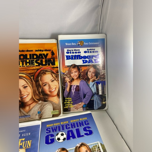 Mary Kate And Ashley Olsen Clamshell VHS Lot of 5 Passport To Paris Billboard Da - Picture 3 of 10